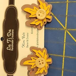 La Ti Da Handmade Leaves Leaf 3 Layer w Button Fall Autumn Thanksgiving Yellow